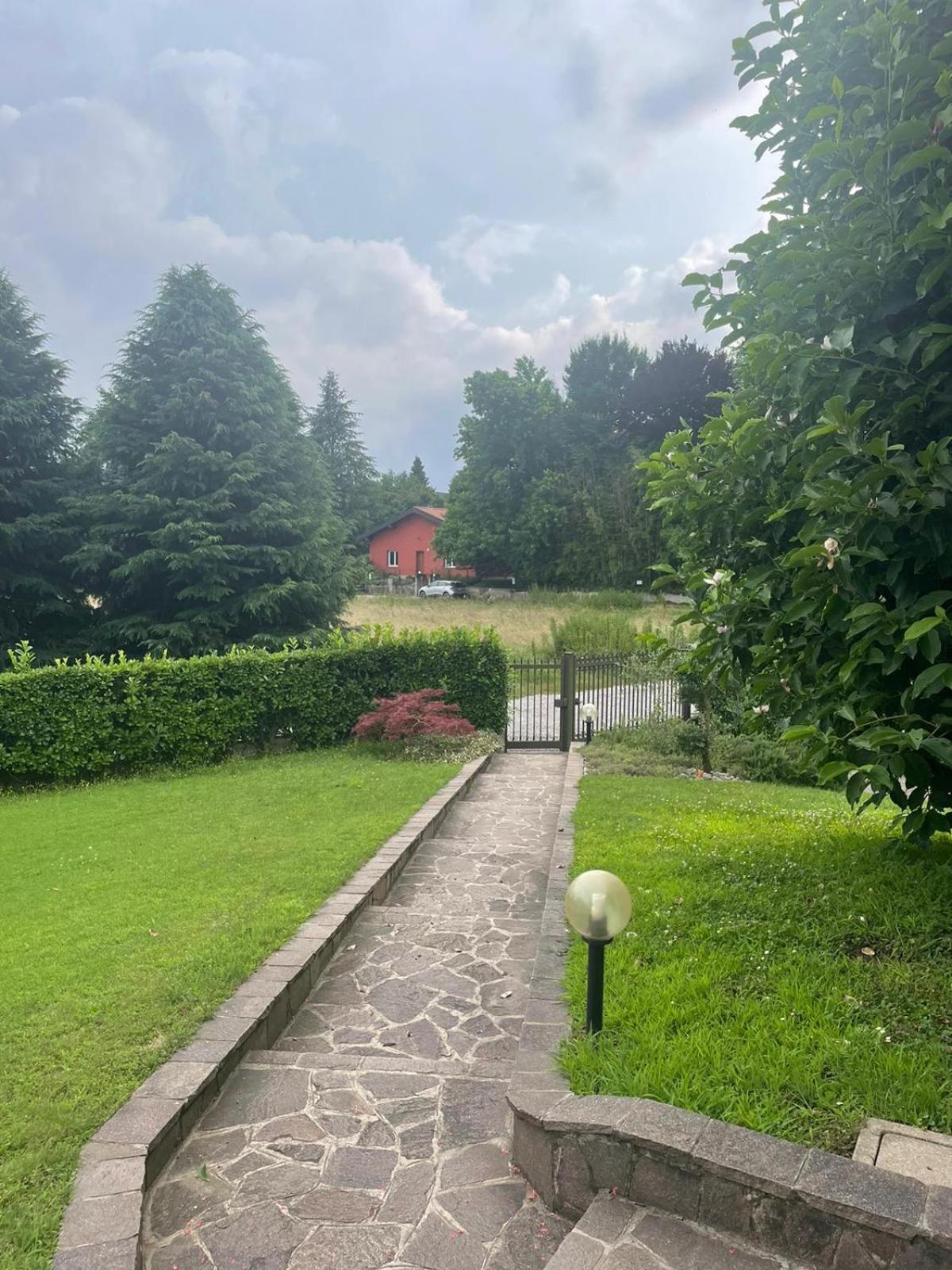 B&B Marilena Guanzate Екстериор снимка