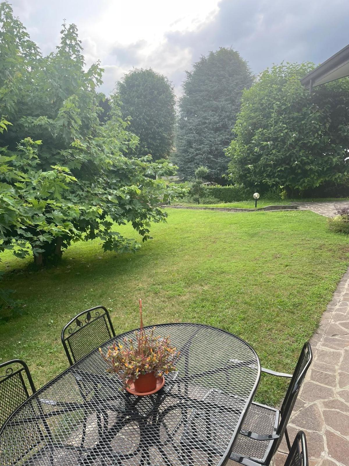 B&B Marilena Guanzate Екстериор снимка